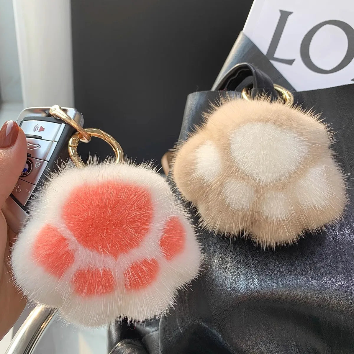 Lovely Fluffy Cat Paw Keychain Mink Fur Hair Pompon Keychain For Women Girls Cute Animal Paw Pendant Key Ring On Bag Car Trinket