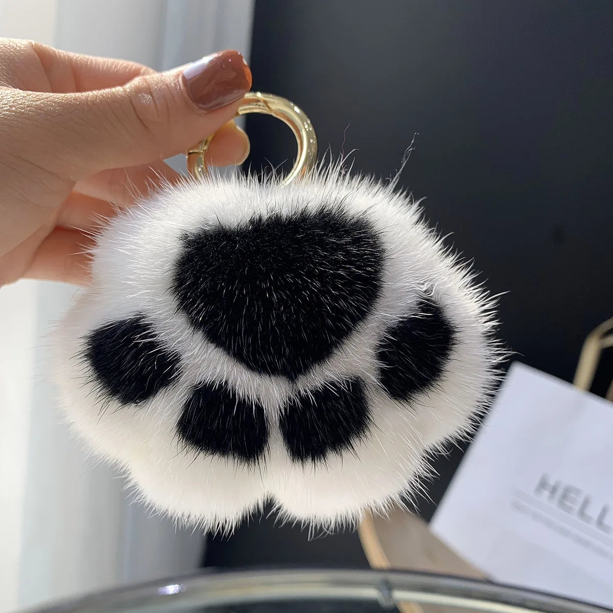 Lovely Fluffy Cat Paw Keychain Mink Fur Hair Pompon Keychain For Women Girls Cute Animal Paw Pendant Key Ring On Bag Car Trinket
