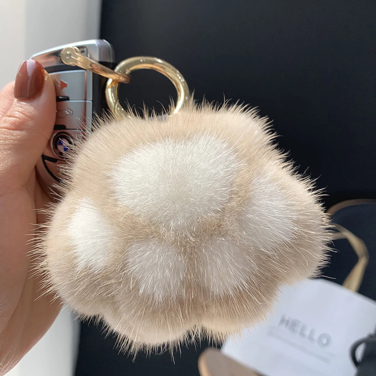 Lovely Fluffy Cat Paw Keychain Mink Fur Hair Pompon Keychain For Women Girls Cute Animal Paw Pendant Key Ring On Bag Car Trinket