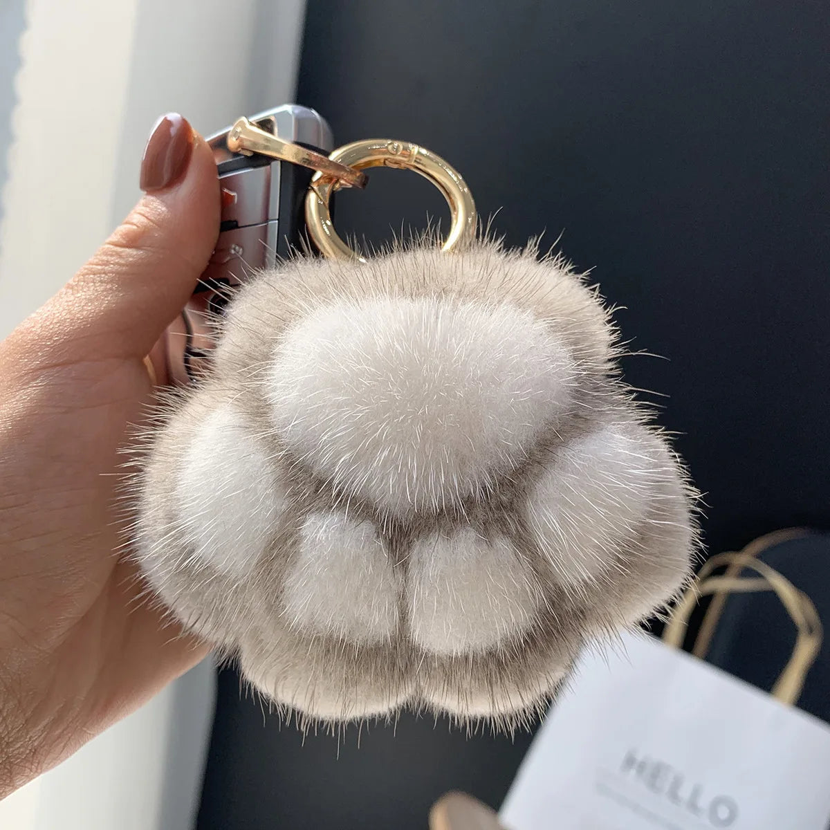 Lovely Fluffy Cat Paw Keychain Mink Fur Hair Pompon Keychain For Women Girls Cute Animal Paw Pendant Key Ring On Bag Car Trinket