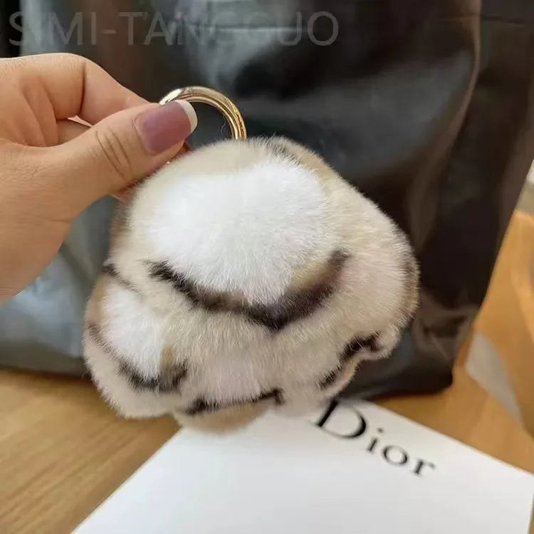Lovely Fluffy Cat Paw Keychain Mink Fur Hair Pompon Keychain For Women Girls Cute Animal Paw Pendant Key Ring On Bag Car Trinket